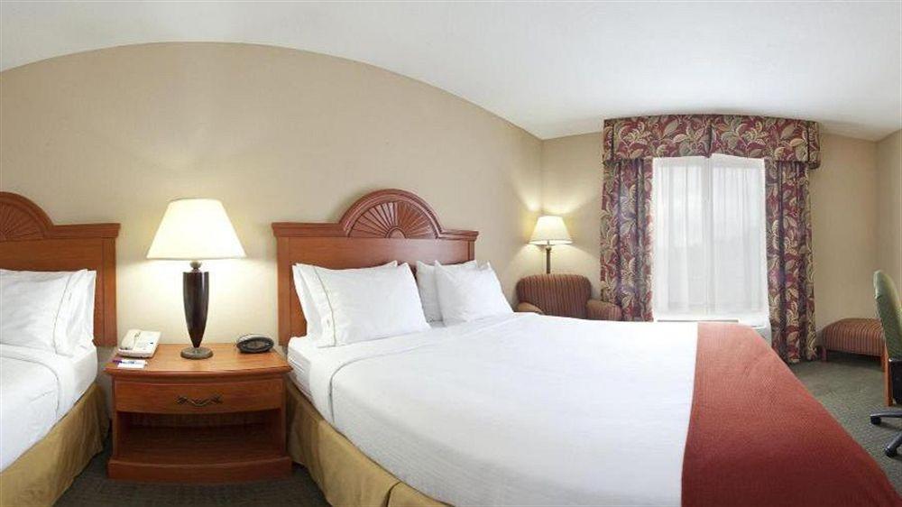 Holiday Inn Express Mineral Wells By Ihg Parkersburg Exterior foto