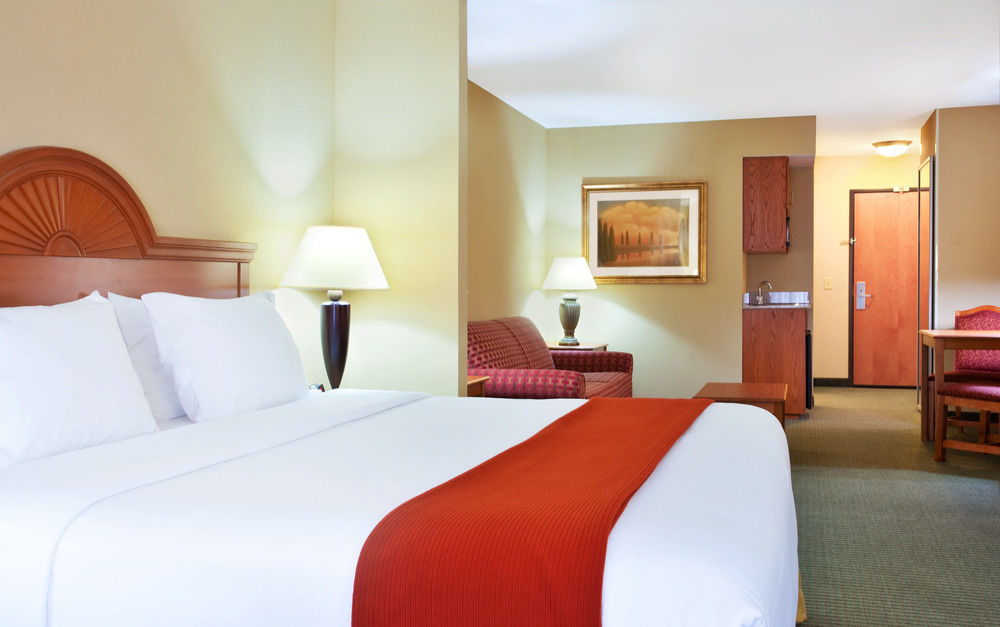 Holiday Inn Express Mineral Wells By Ihg Parkersburg Exterior foto