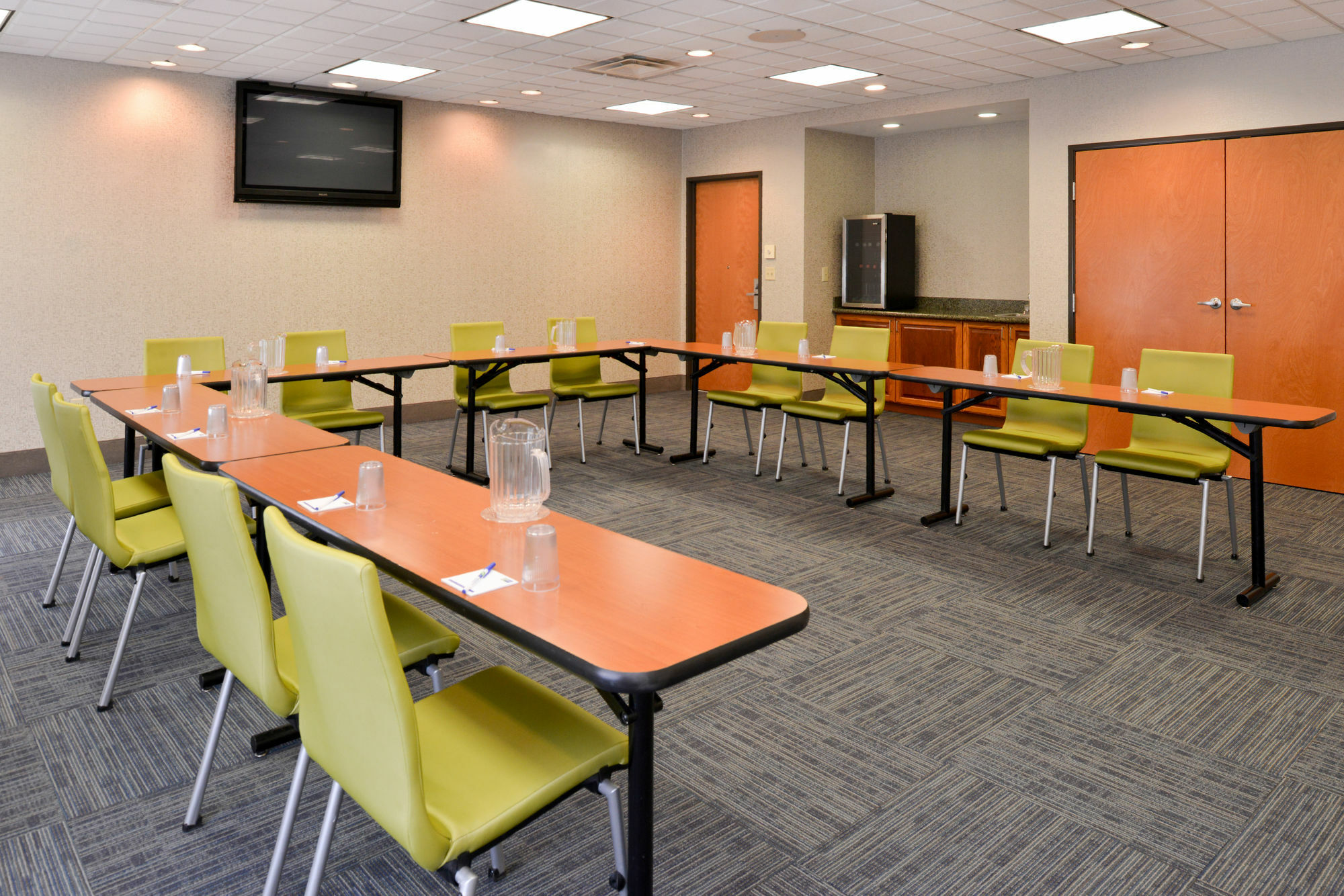 Holiday Inn Express Mineral Wells By Ihg Parkersburg Exterior foto