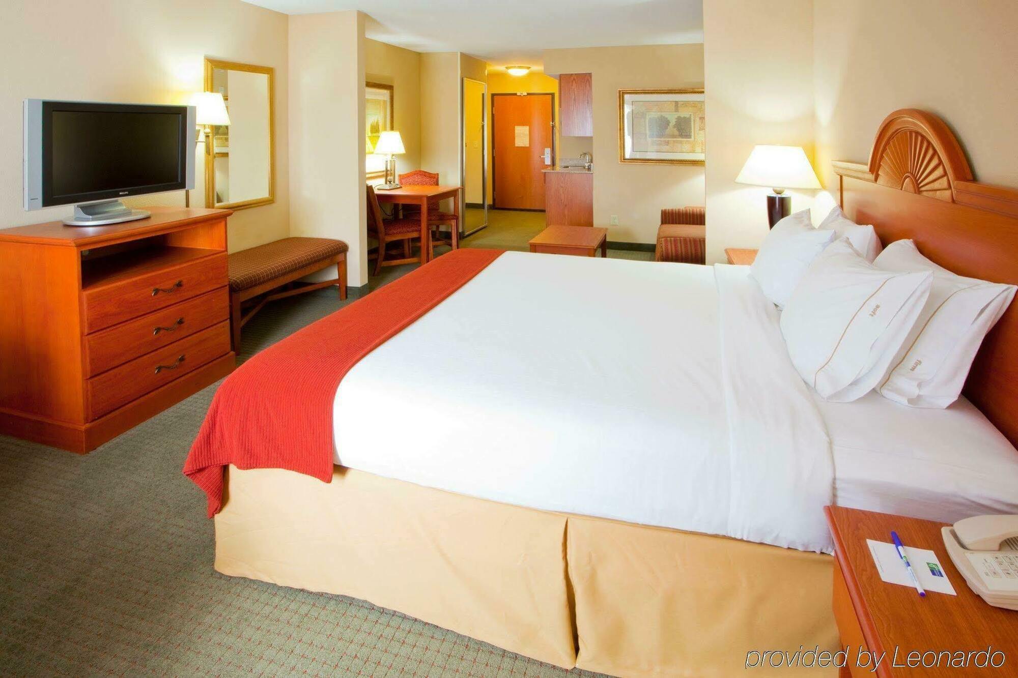 Holiday Inn Express Mineral Wells By Ihg Parkersburg Exterior foto