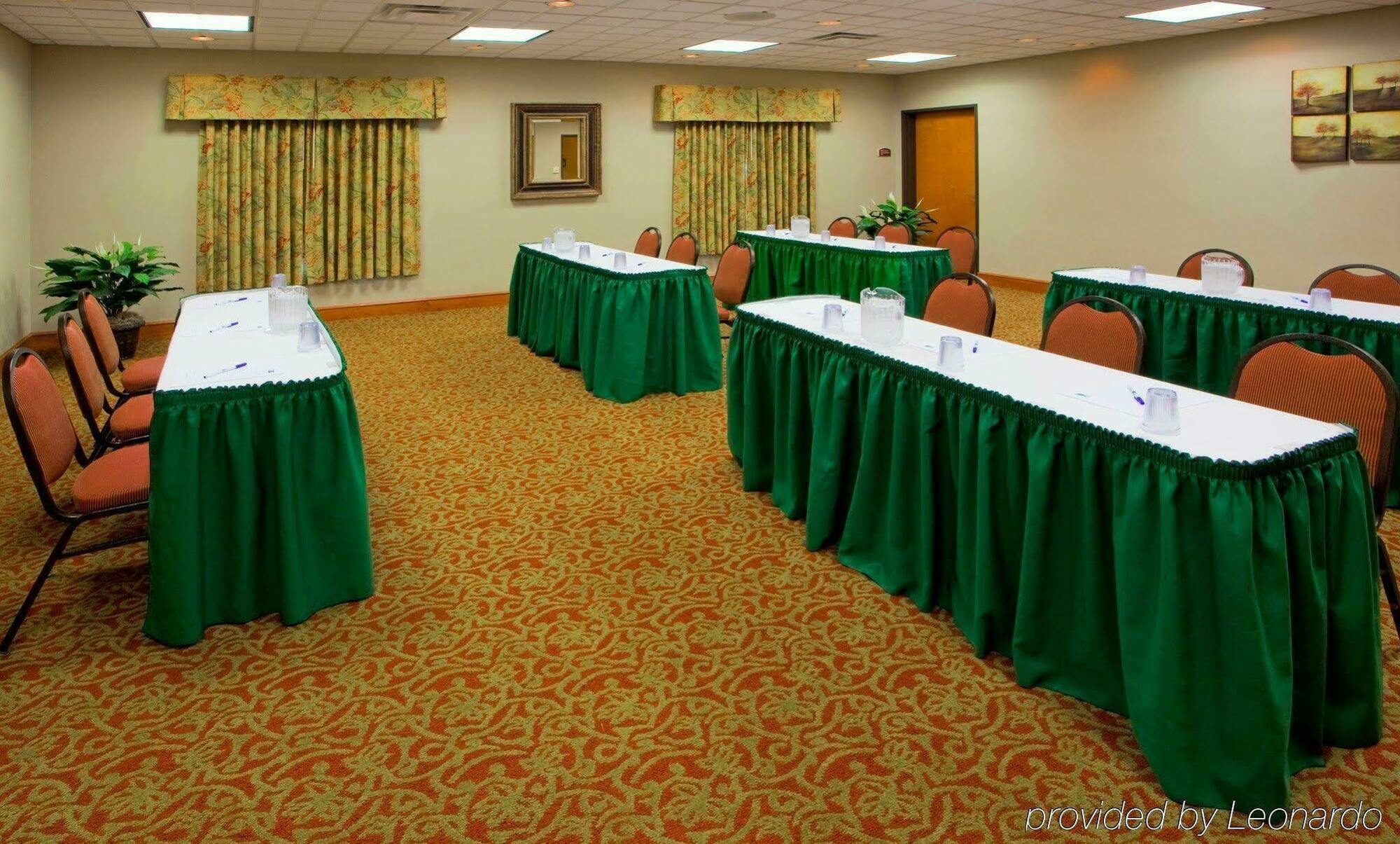 Holiday Inn Express Mineral Wells By Ihg Parkersburg Exterior foto